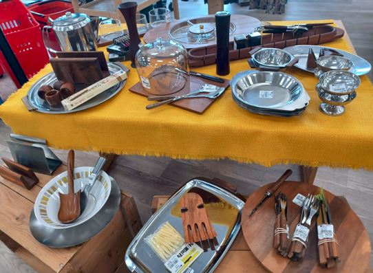Faux teakware (1970s)